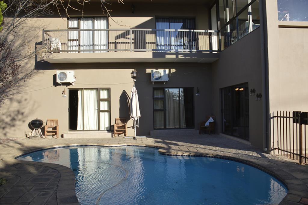 Two Bells Guest House Bloemfontein Exterior photo