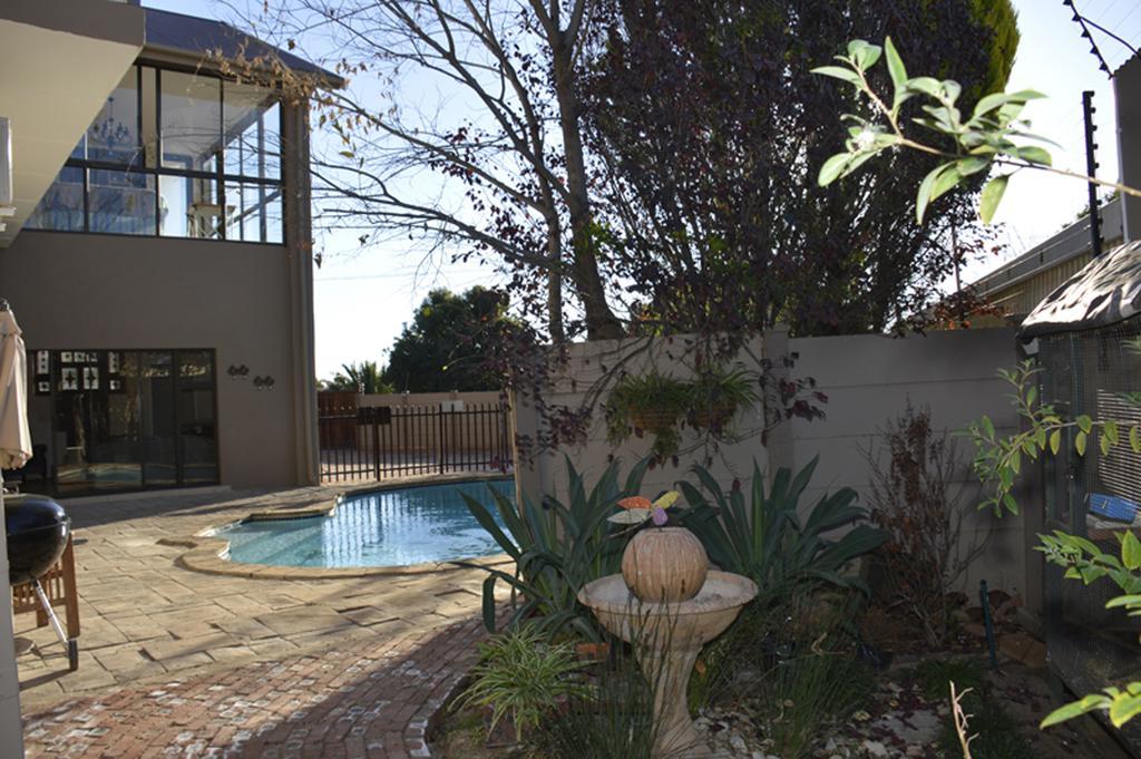 Two Bells Guest House Bloemfontein Room photo