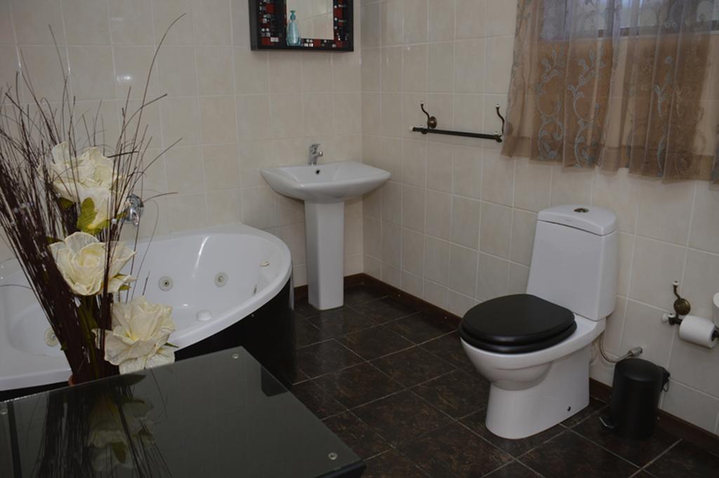 Two Bells Guest House Bloemfontein Room photo