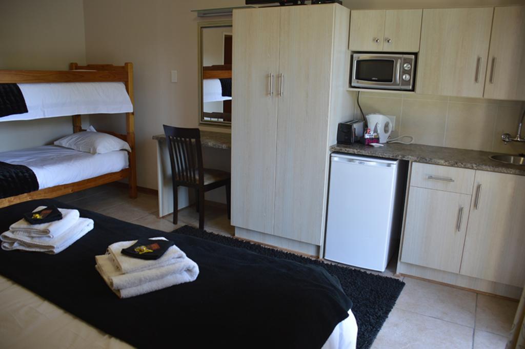 Two Bells Guest House Bloemfontein Room photo