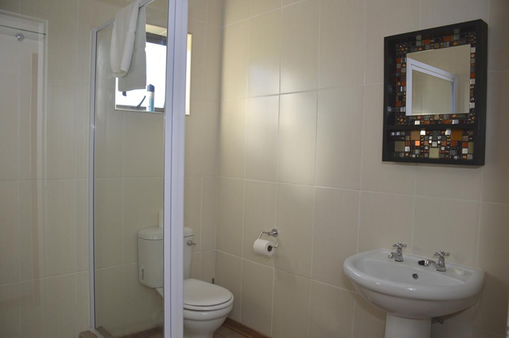 Two Bells Guest House Bloemfontein Room photo