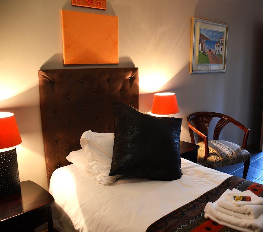 Two Bells Guest House Bloemfontein Room photo