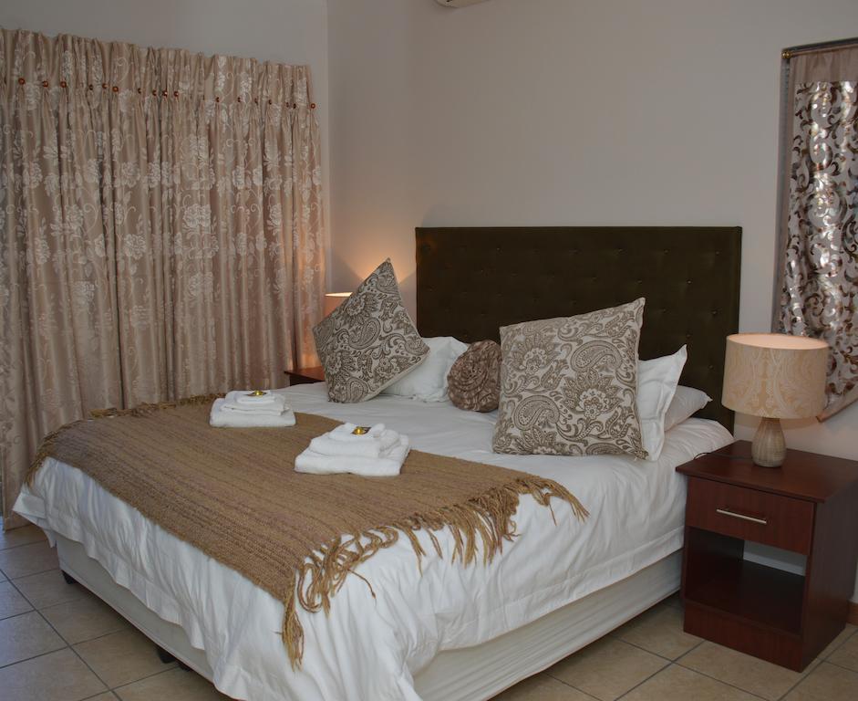 Two Bells Guest House Bloemfontein Room photo