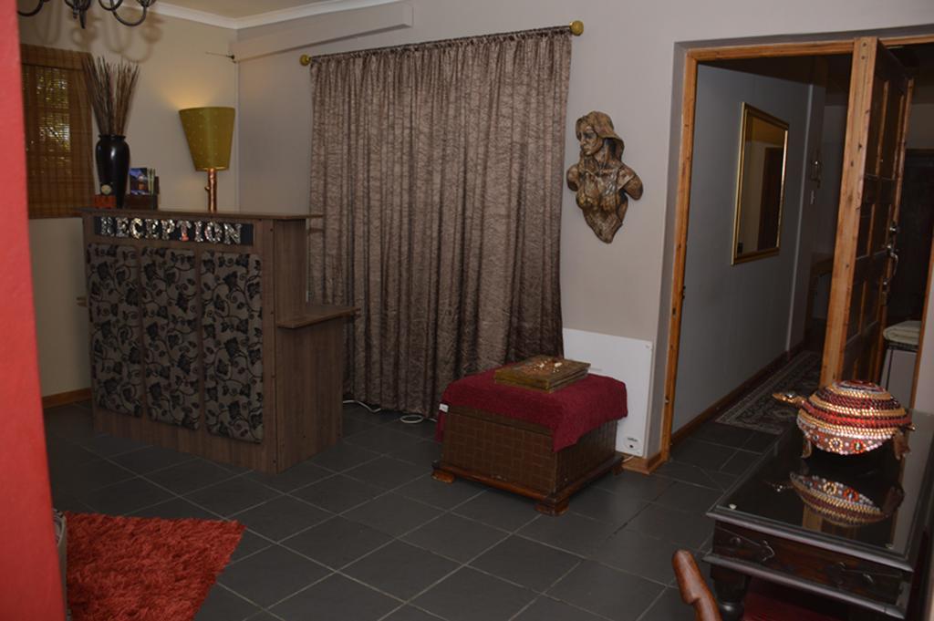 Two Bells Guest House Bloemfontein Exterior photo